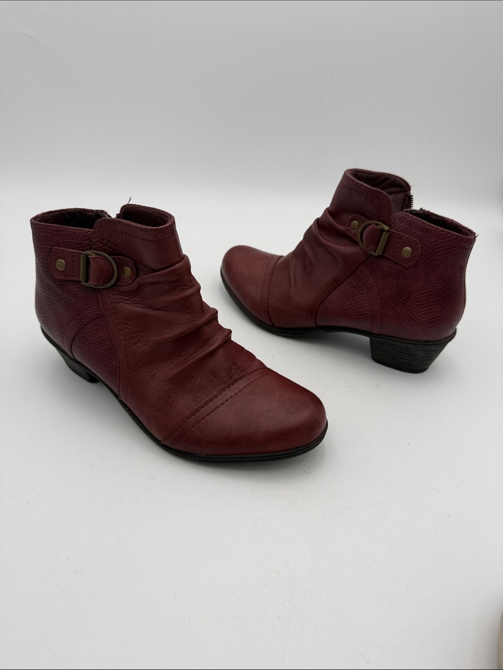 Earth Women's Wine Red Leather Ankle Booties  women 7.5M comfort casual office